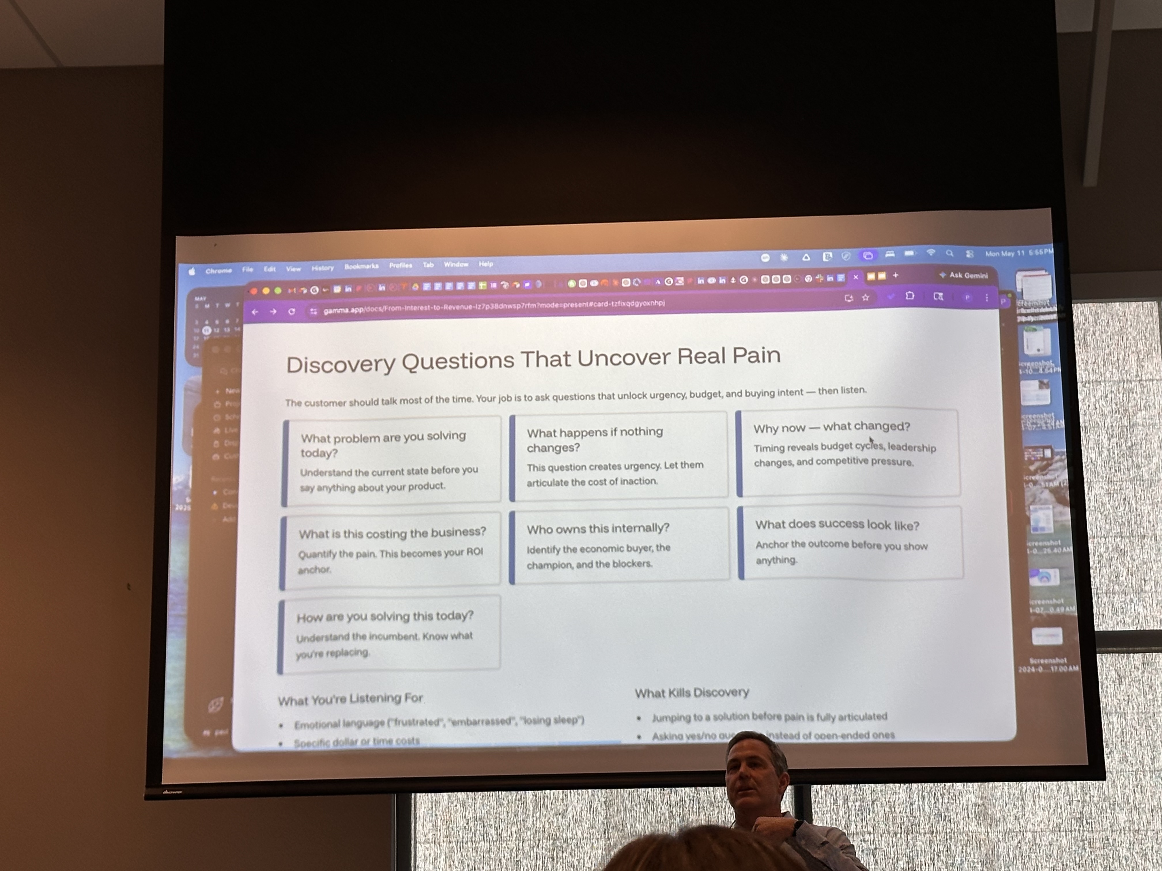 Paul Swiencicki presenting the discovery questions slide